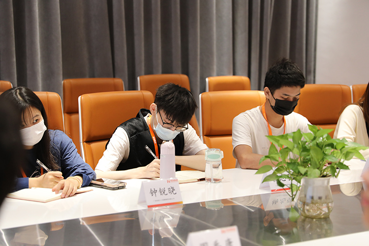 PG官方版网站登录入口-PG（中国）一站式游戏服务平台
集团